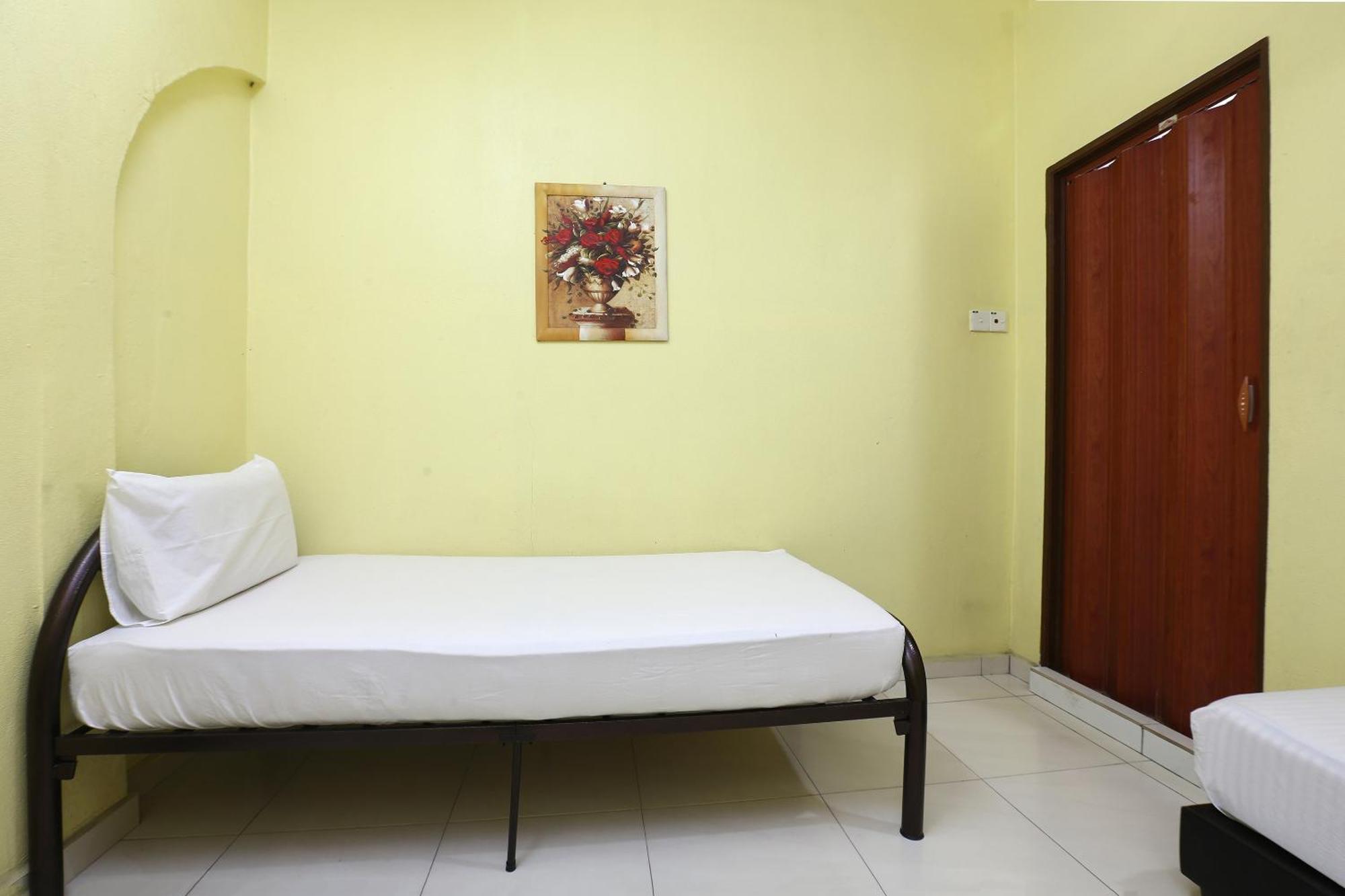 Oyo 89925 Innap Kota Bharu Exterior foto