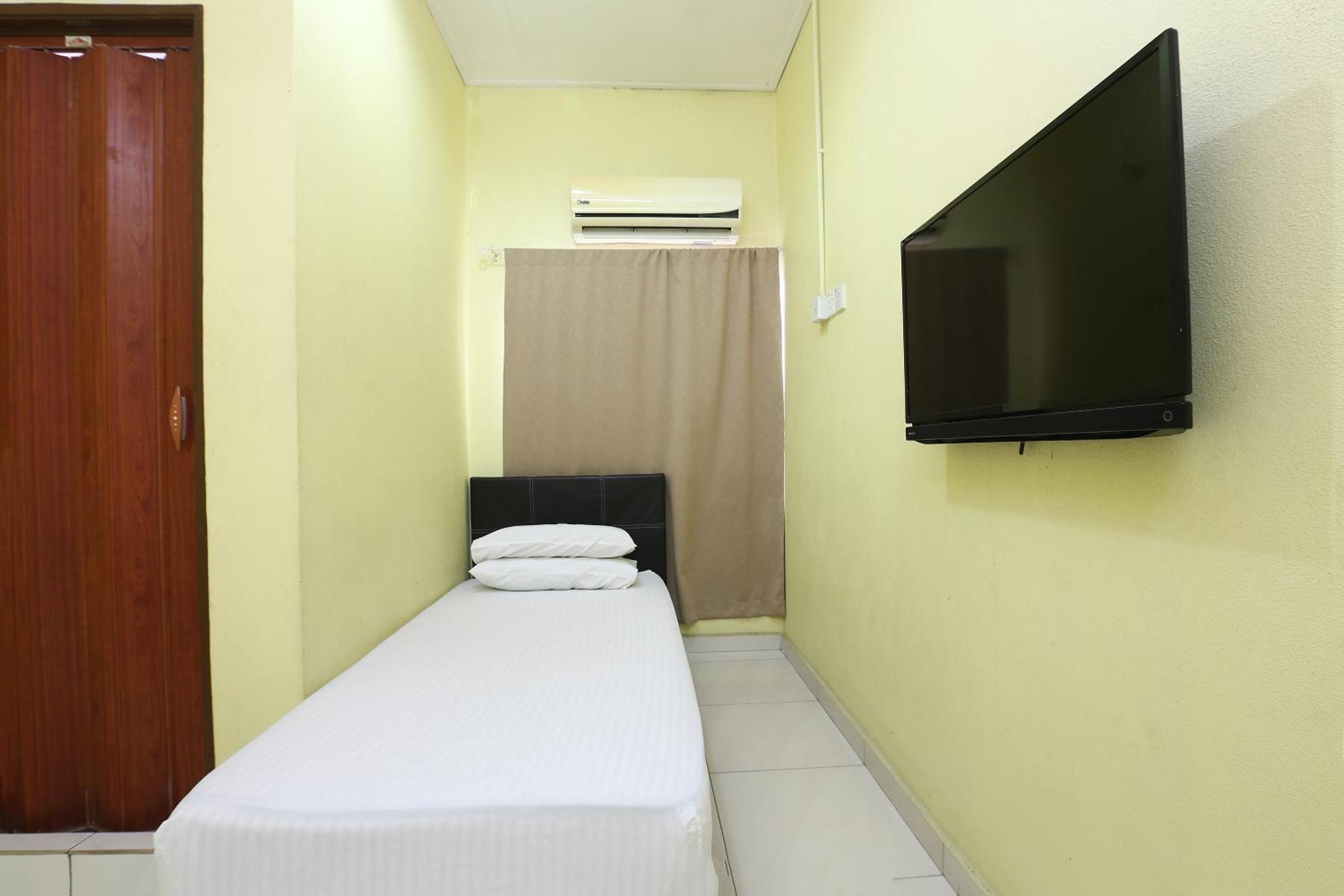 Oyo 89925 Innap Kota Bharu Exterior foto